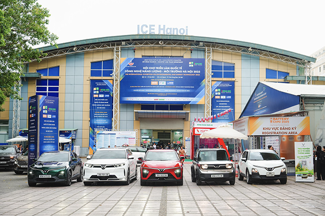 Xe điện VinFast trở thành tâm điểm