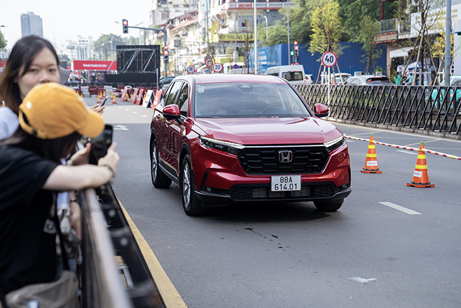 Honda bán được 2,3 triệu xe máy và 30 nghìn xe ô tô trong năm tài chính 2025